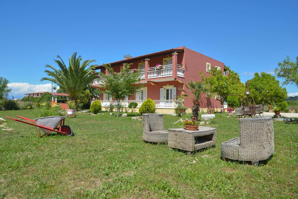 Giannis And Fridas Garden Appartement *