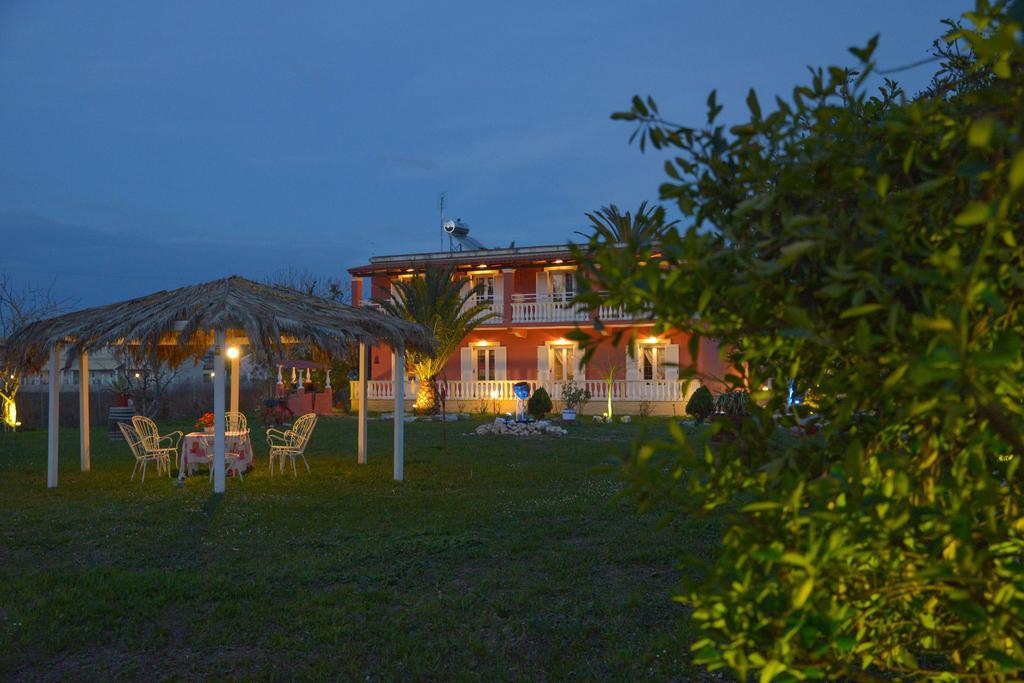 Giannis And Fridas Garden Appartement