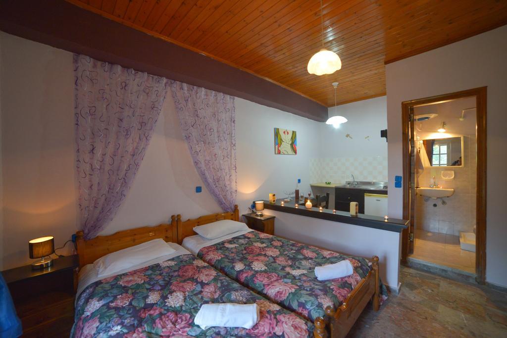 Giannis And Fridas Garden Appartement *